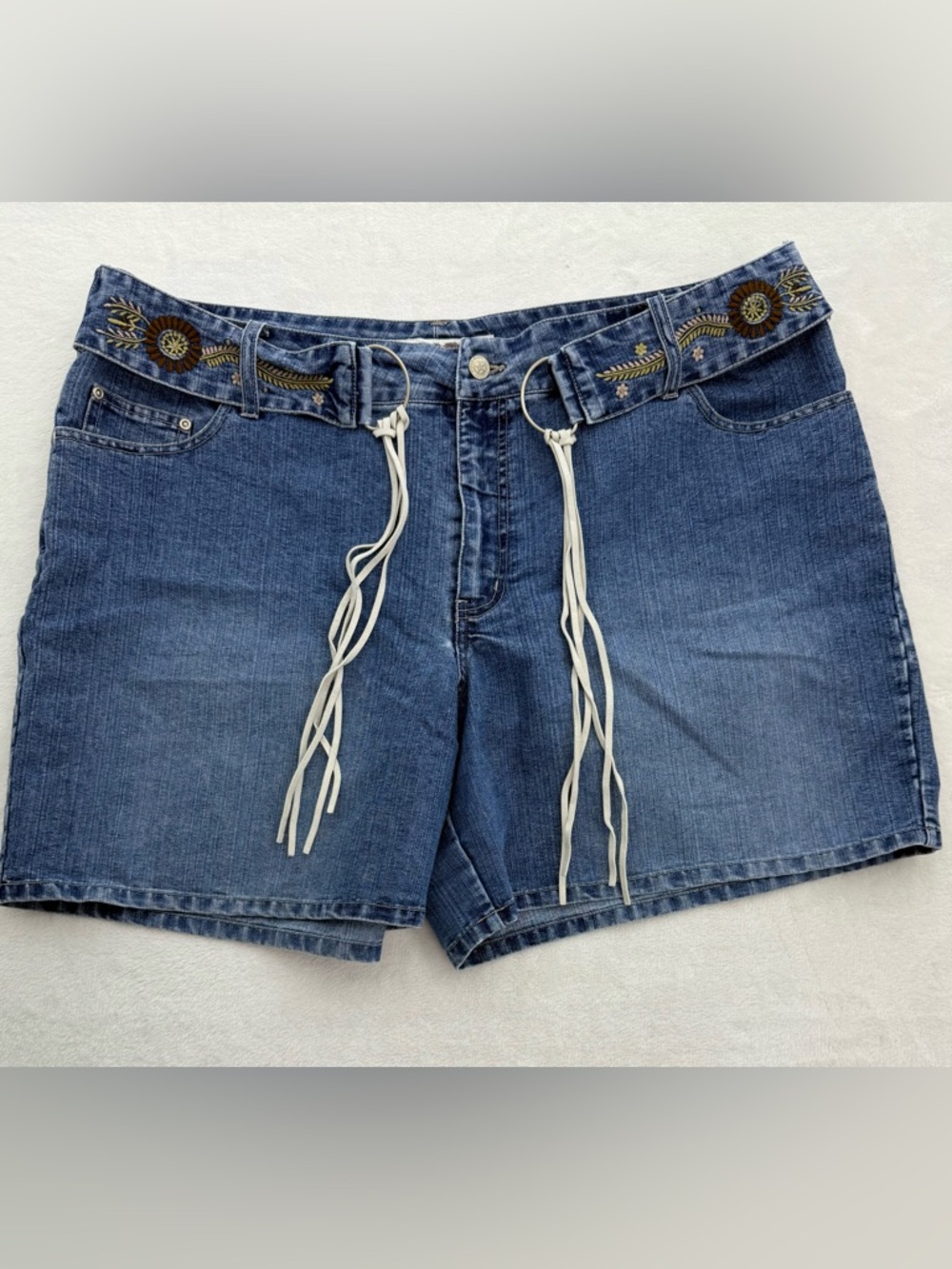 Y2K Faded Glory Woman Denim Shorts Womens 22W Embroidered Tie Belt Boho Hippie